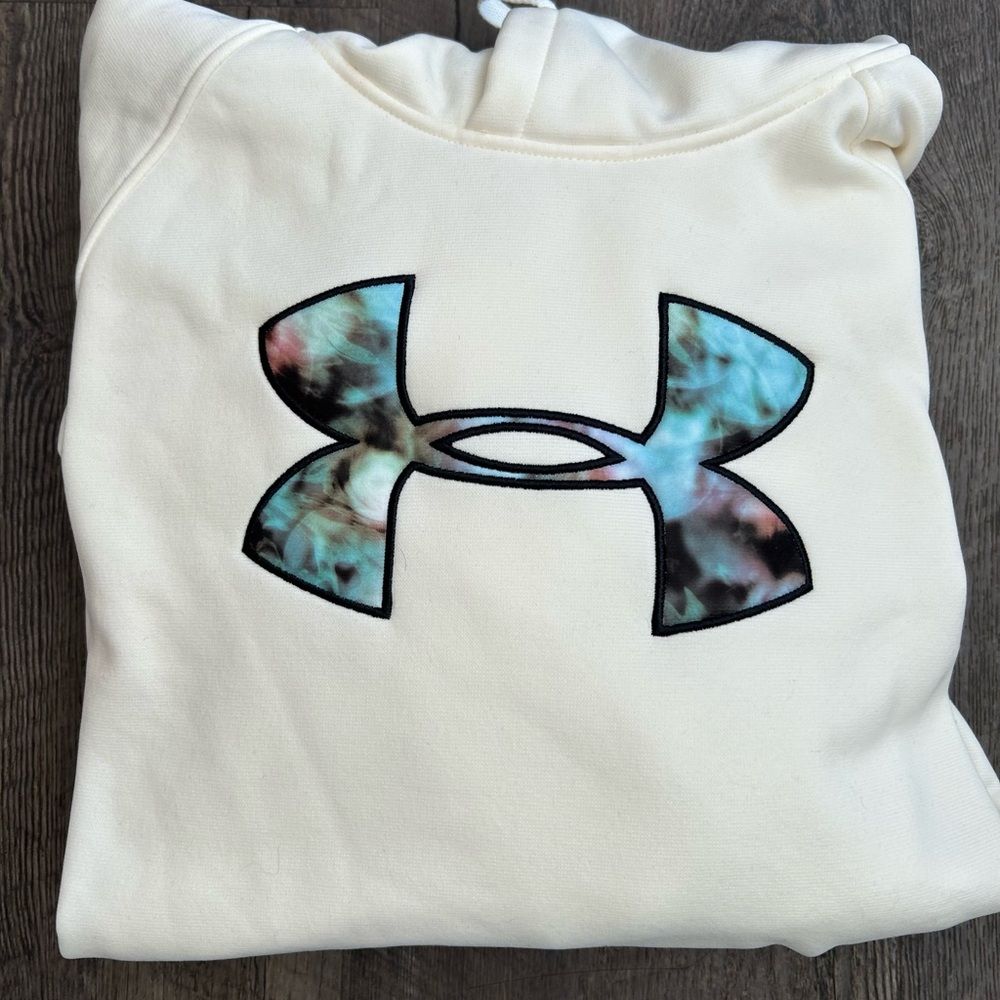 Women’s Under Armour hooded sweatshirt.